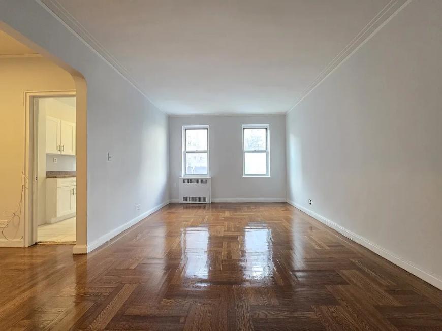 140 Van Cortlandt Avenue West – photo 2