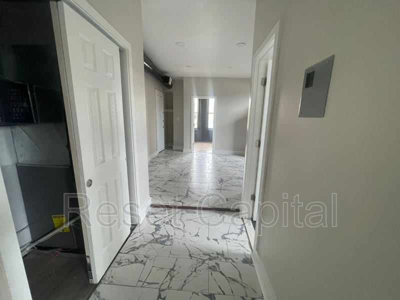 26 Elizabeth Ave – photo 2