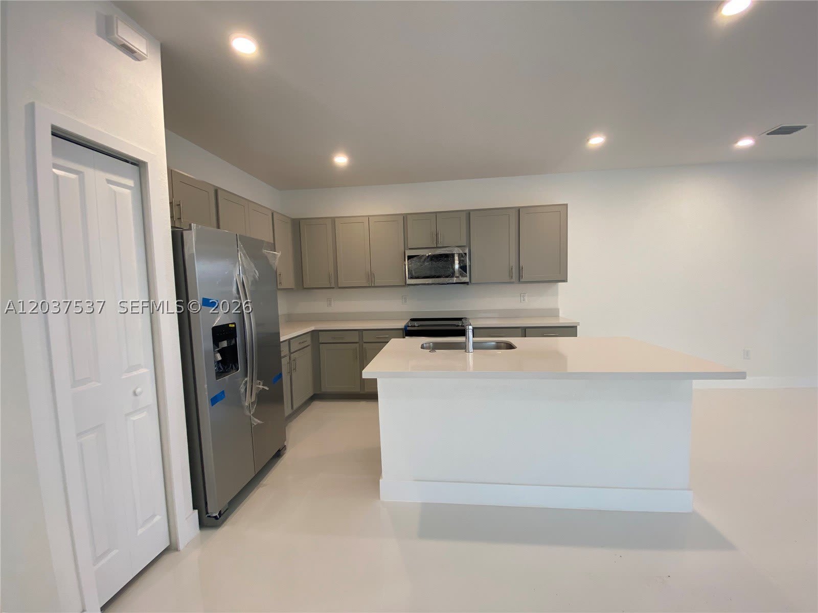 2402 SW 145th Pl – photo 2