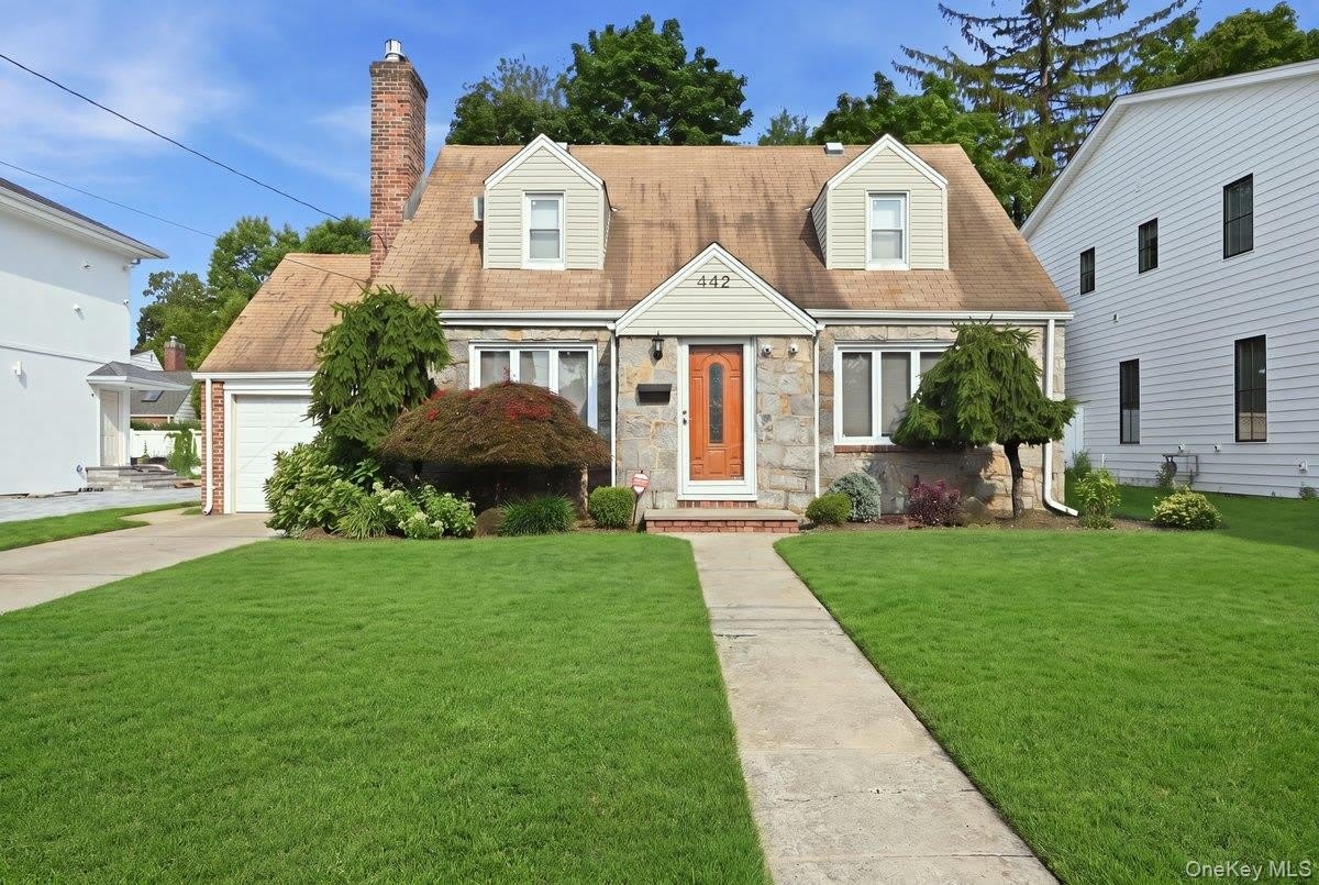 442 Langley Avenue – photo 1