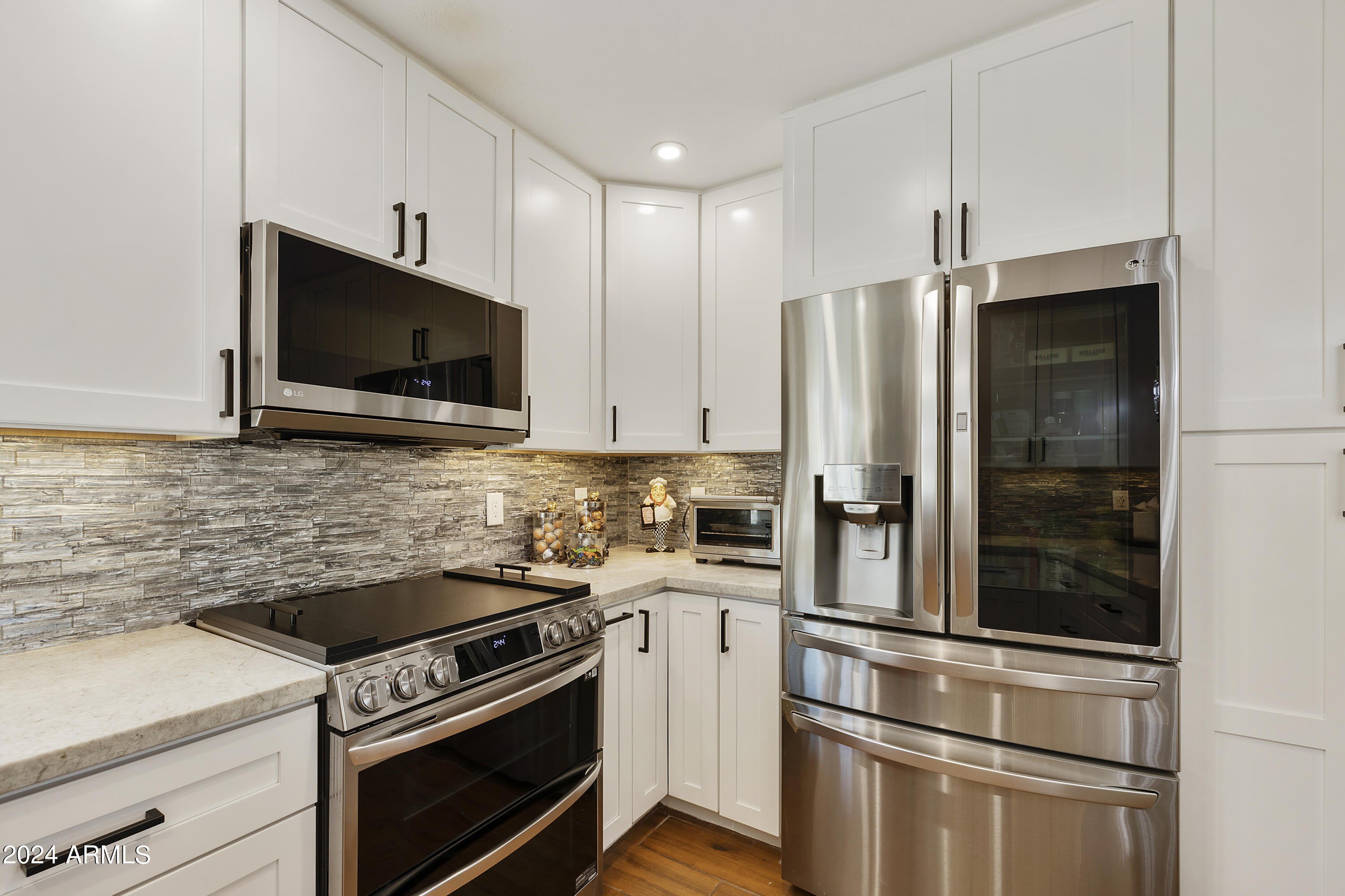 10065 E MISSION Lane – photo 2
