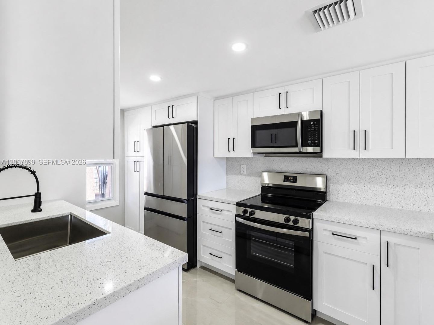 14124 Kendale Lakes Circle 14124, Miami, FL 33183 – photo 2