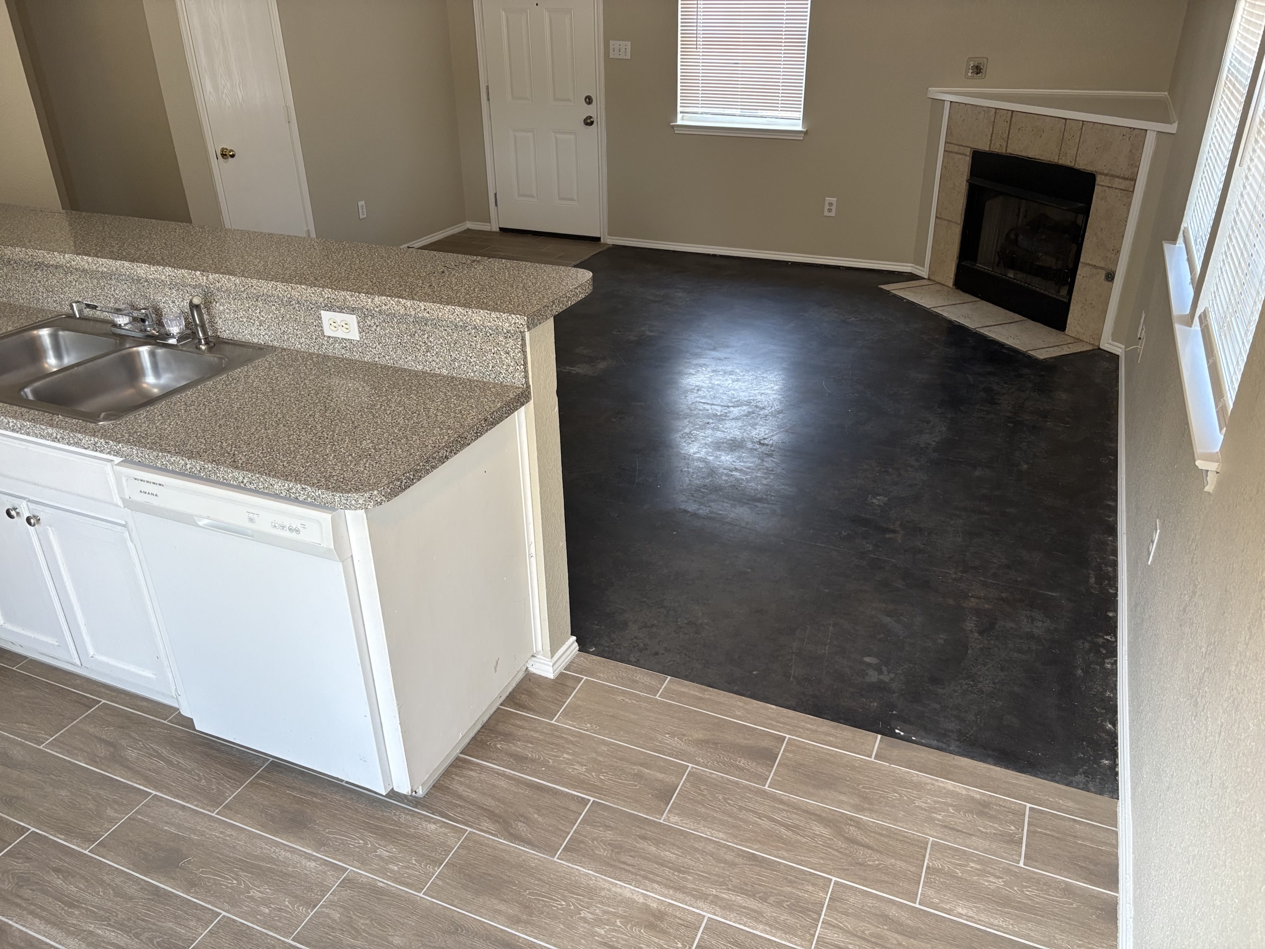 211 Stroud St – photo 4