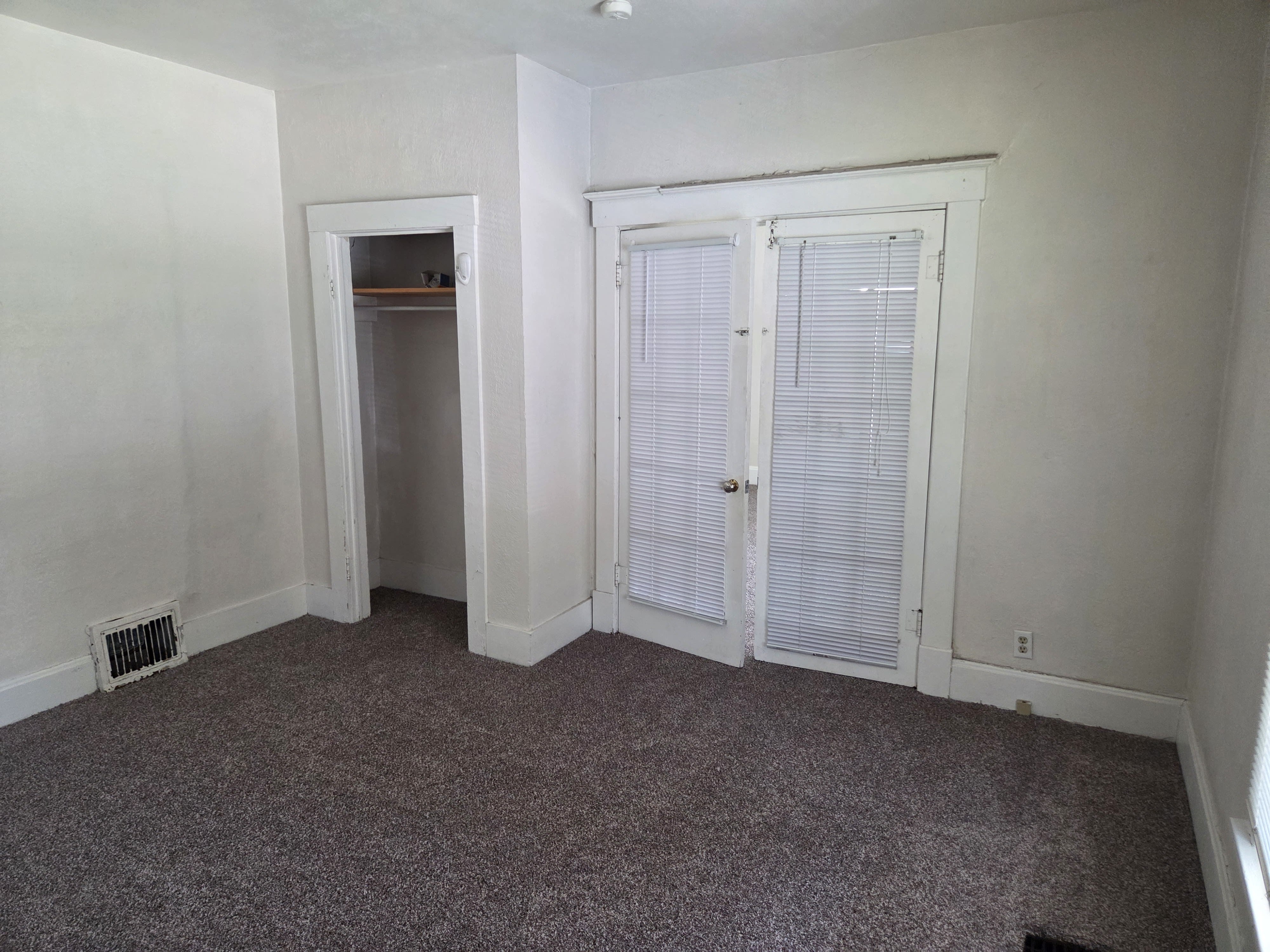 943 E Delmar St – photo 5