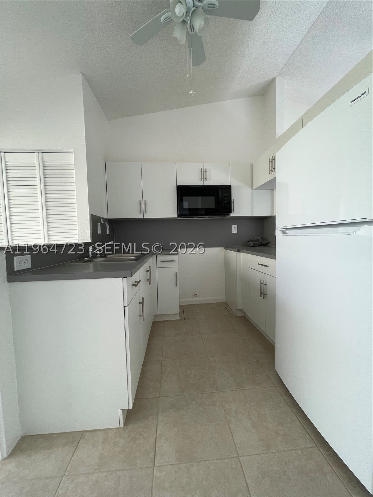 1210 San Remo Cir – photo 2