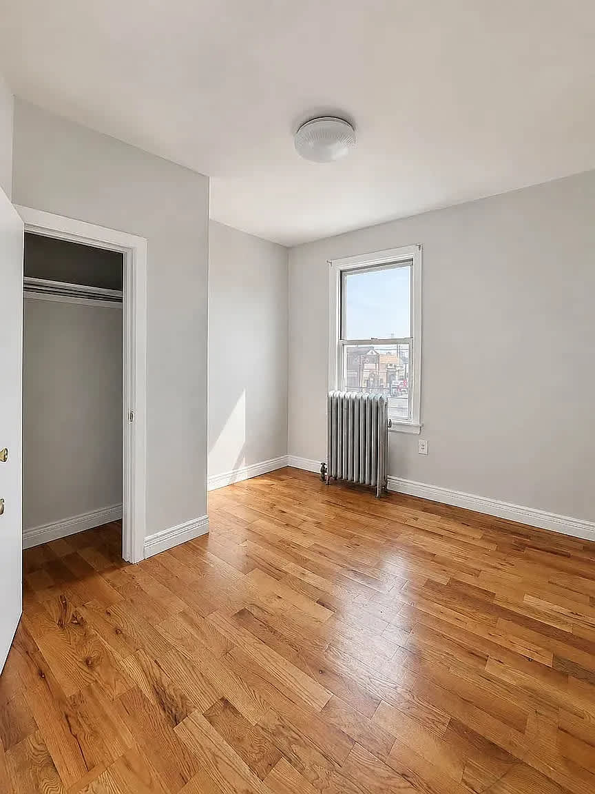 16854 Liberty Ave Apt F11 – photo 2