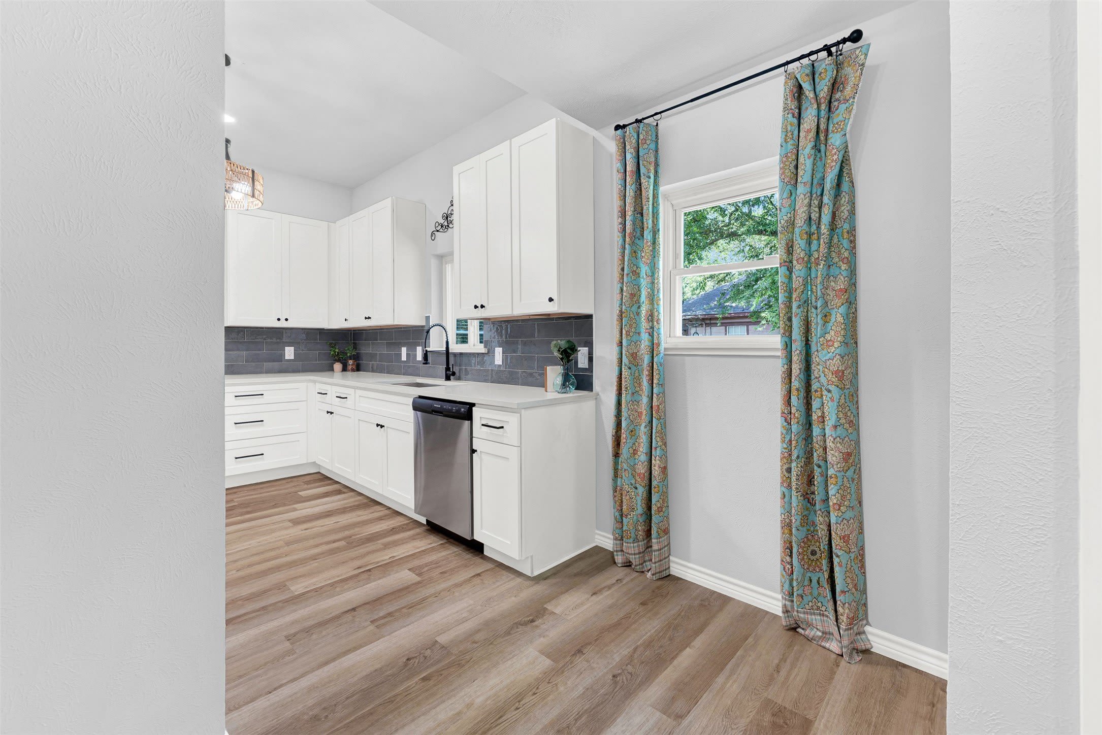 909 E High Street – photo 5