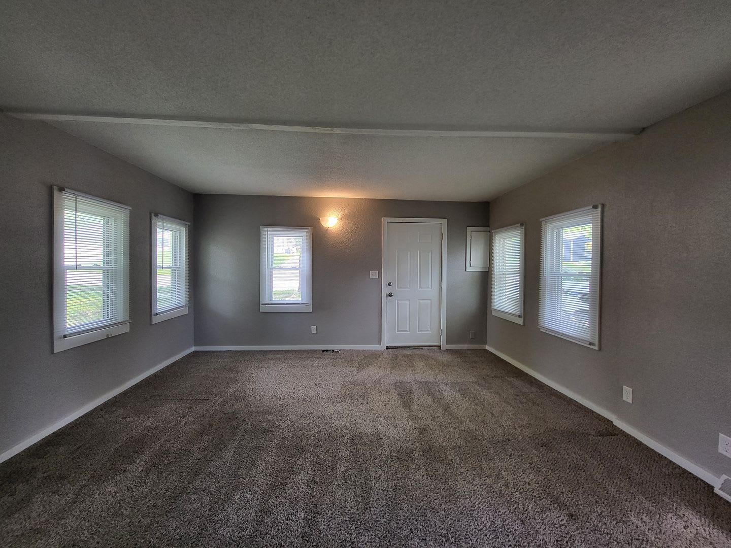 1 Bedroom home with garage! – photo 4