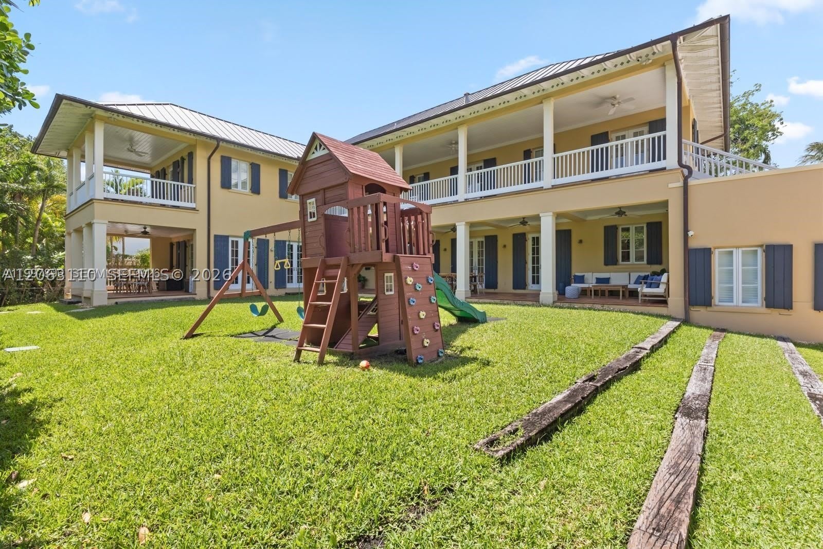 685 Harbor Ln – photo 3