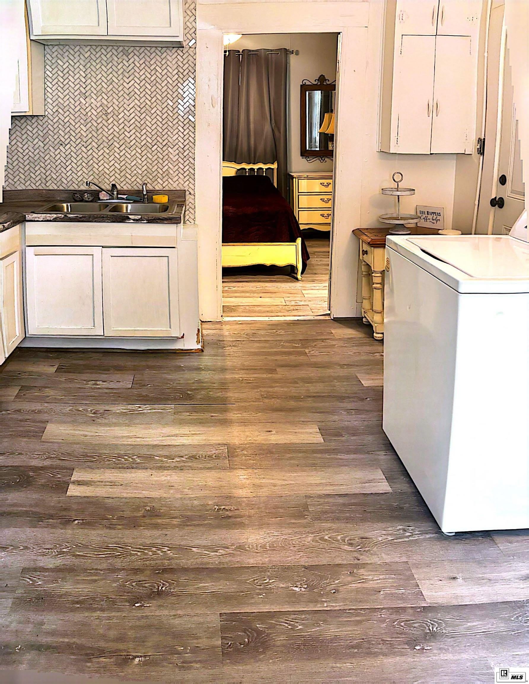 239 SIMS AVENUE – photo 3