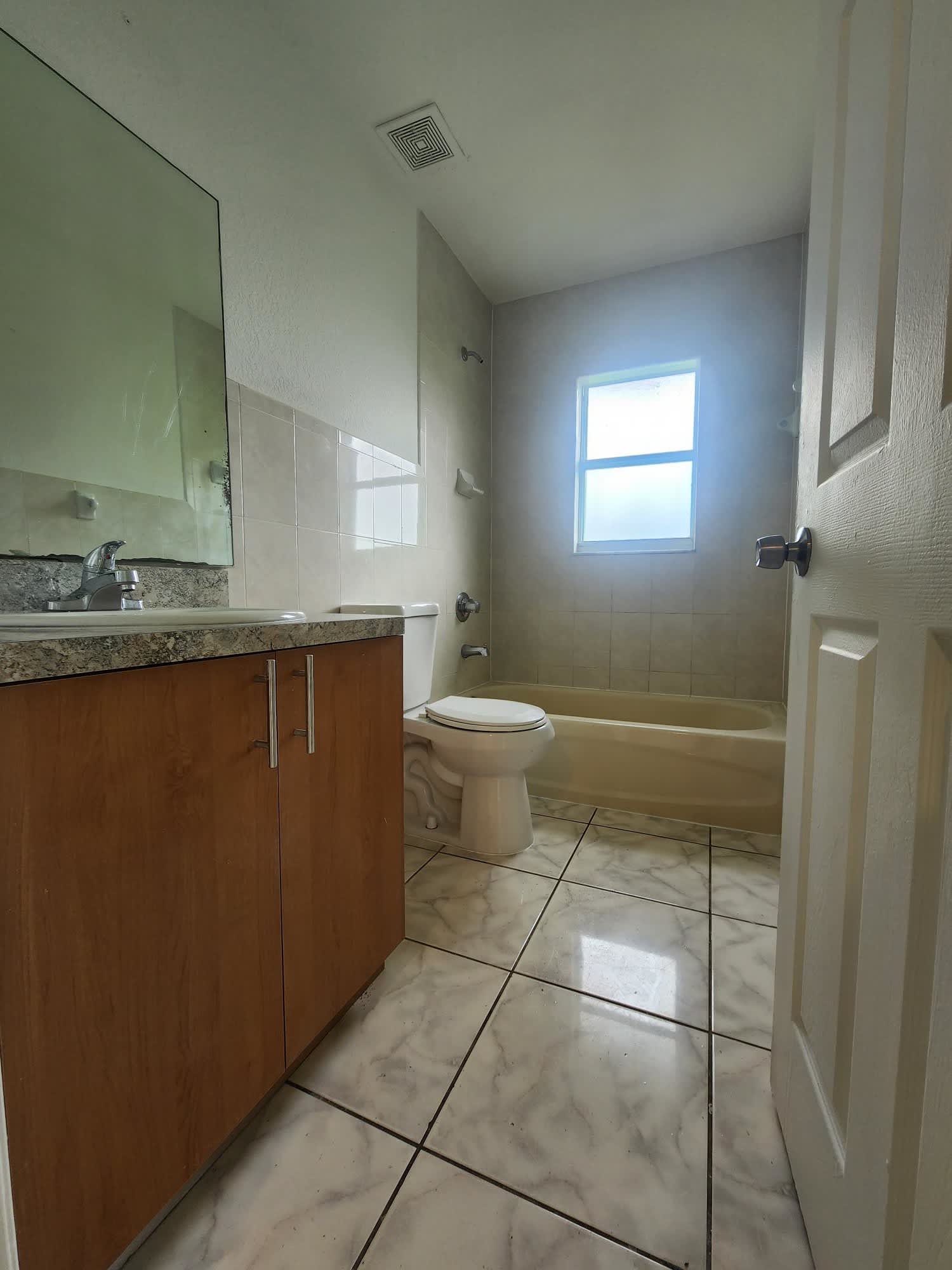 7500 Northwest 19th Avenue – photo 1