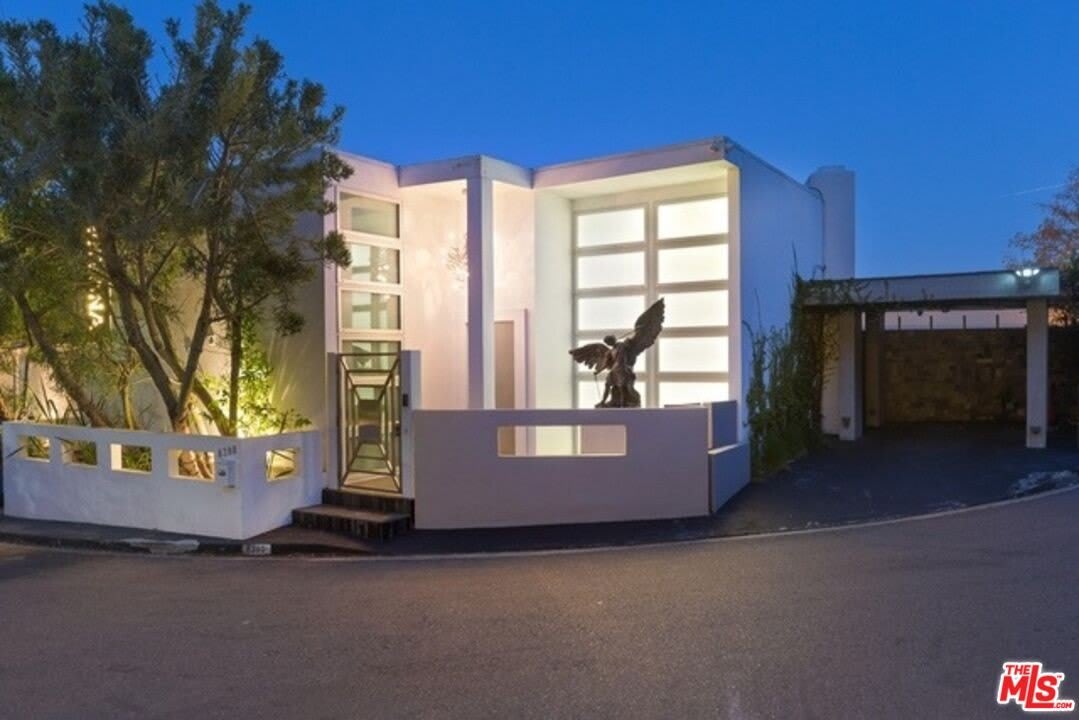 8380 HOLLYWOOD – photo 2
