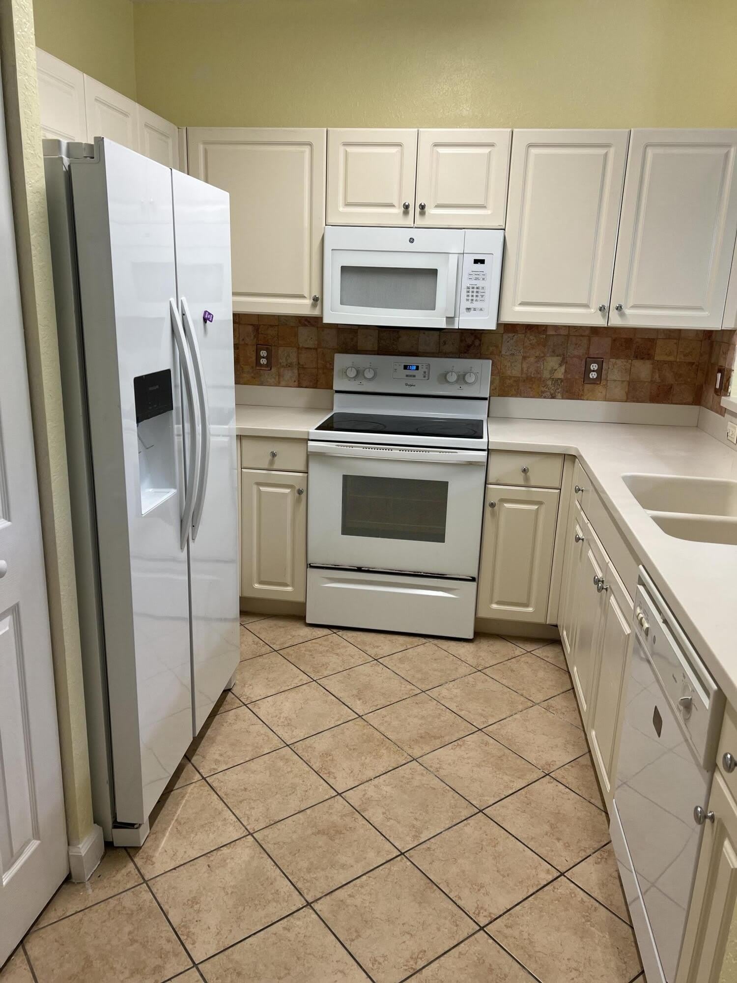 4113 NAPOLI LAKE Drive – photo 2