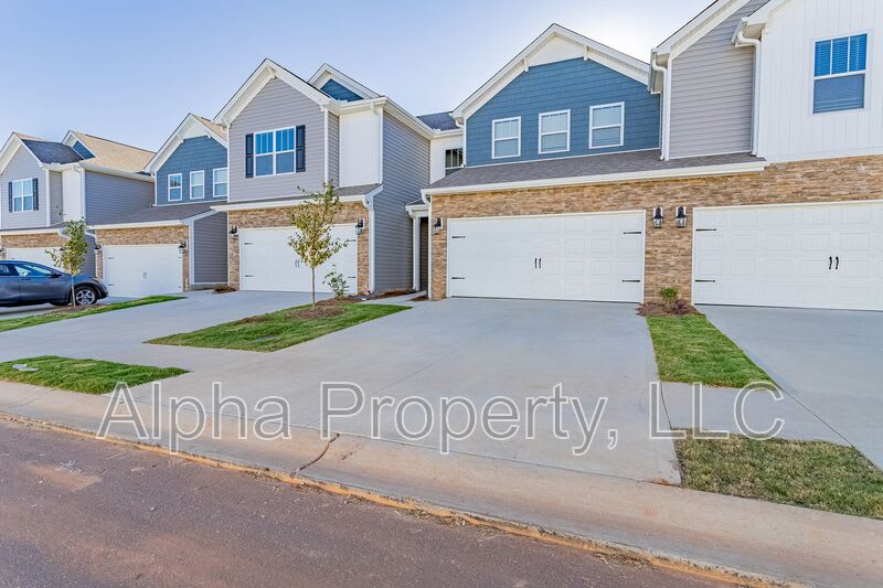 540 Yellow Fox Rd – photo 2