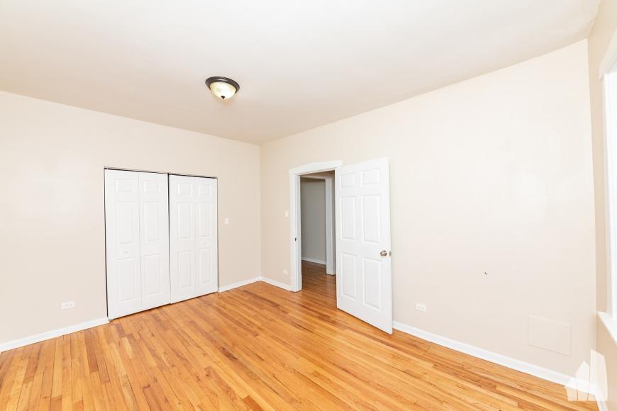 4453 N Hamlin – photo 5