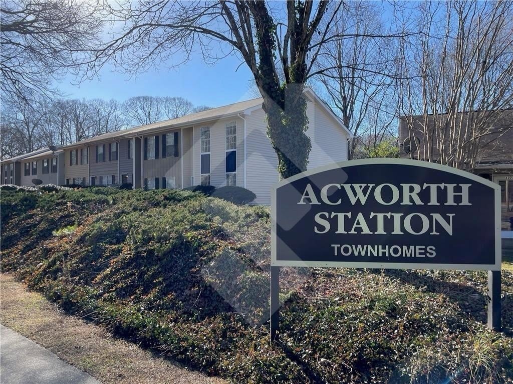 4267 Grogan Street NW – photo 1