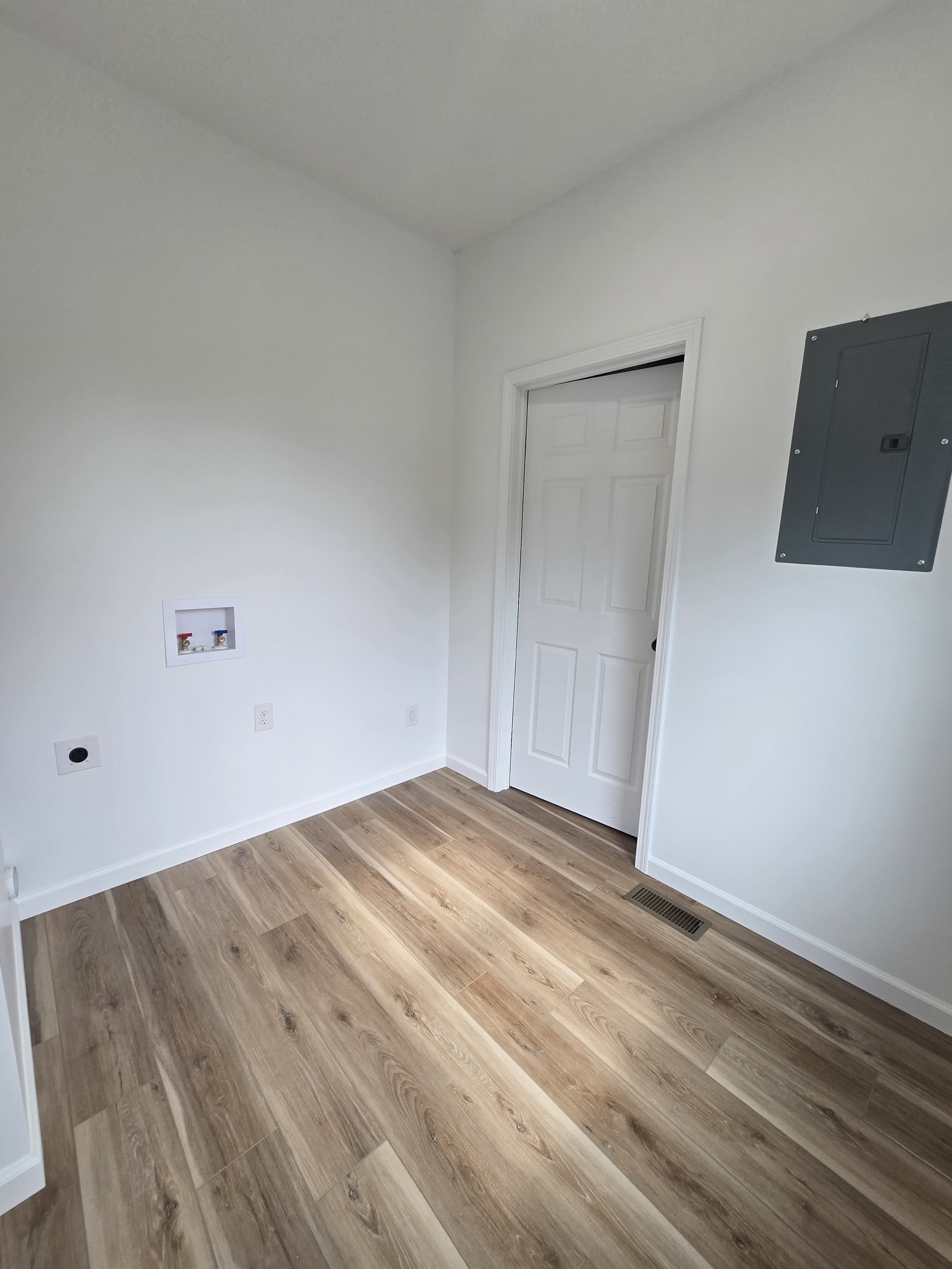 817 East Bowman Street – photo 4