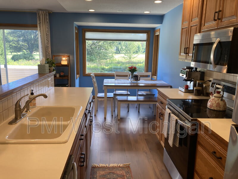 1054 Fairfield Drive – photo 5