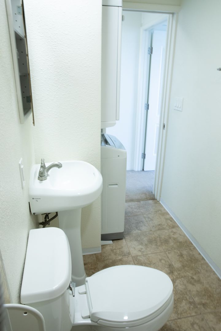 2 BR/ 1 Bath Low- rise Apartment – photo 5