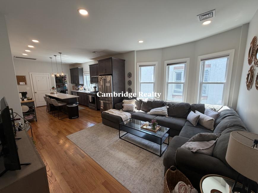 440 Windsor St. – photo 2