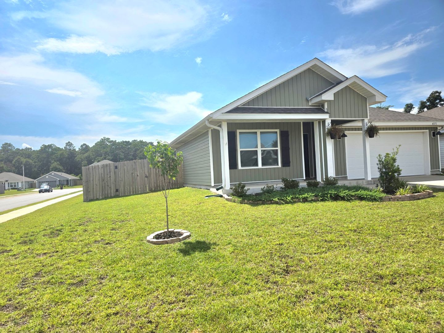 4 bed/2 bath – photo 2