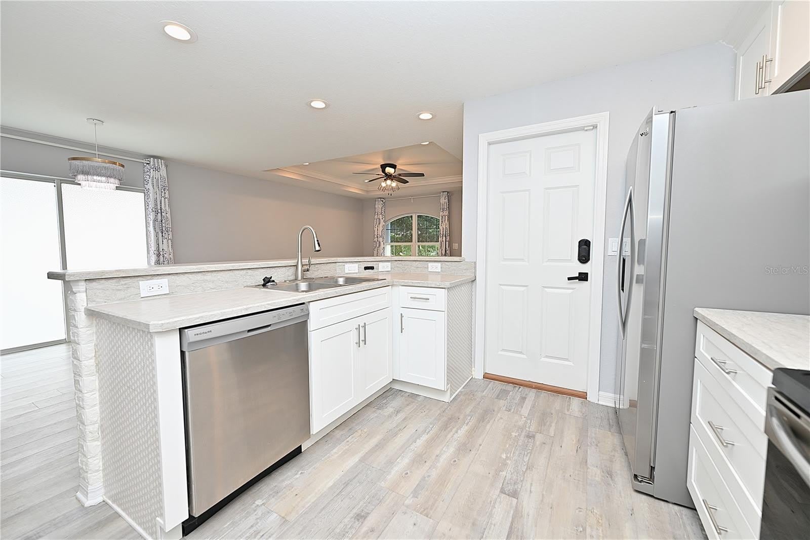 5662 TOWER PALMS Lane – photo 4