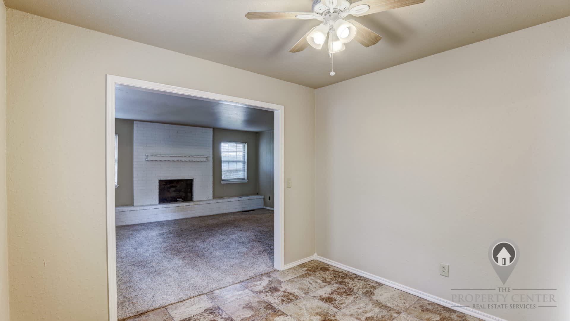 4 Bedroom,2.5 Bath and 2 Car Garage Duplex with Fireplace and Prime Location Near Lake Hefner – photo 4