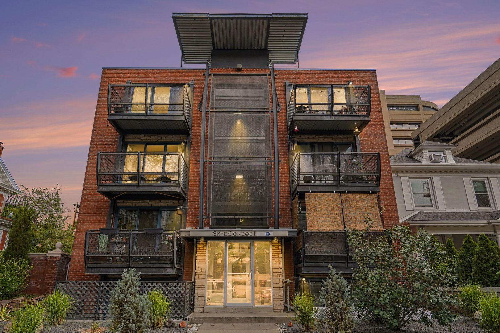 Available NOW! 1 Bedroom 1 Bath Condo Downtown Denver! – photo 2