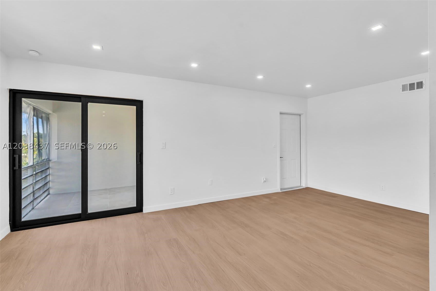 1924 NE 26th St – photo 4