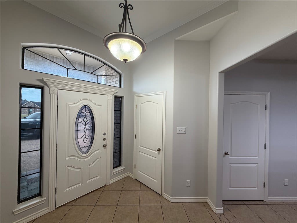 6830 Round Table Street – photo 5