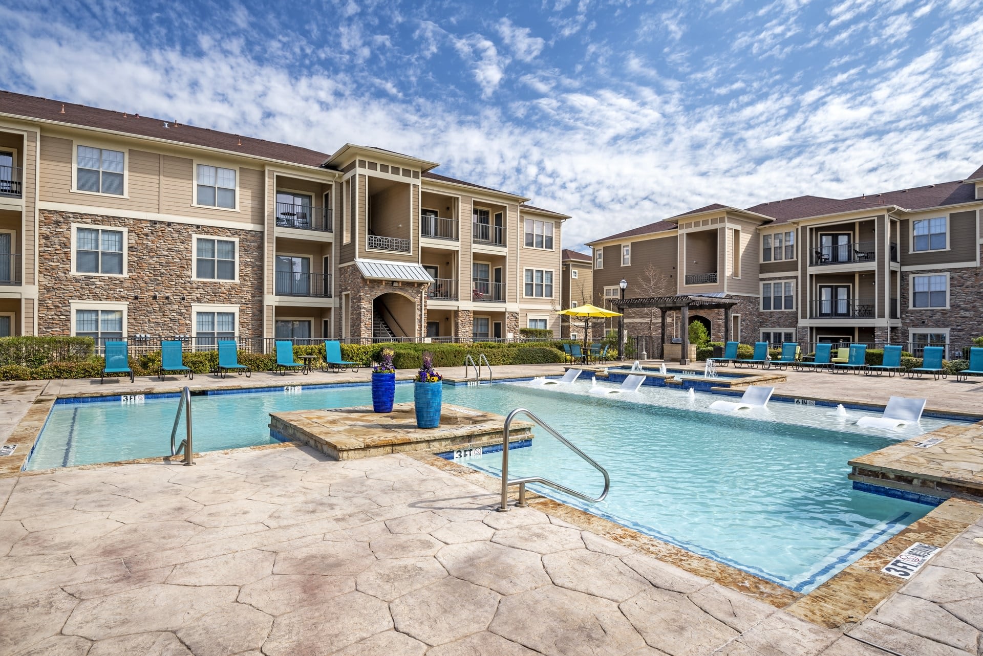 Riverside Villas Apartments – photo 1