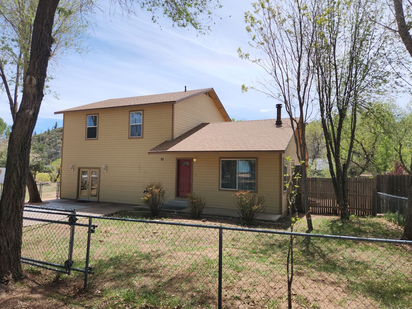 Beautiful 3 bed/3 bath home with huge bonus room – photo 2
