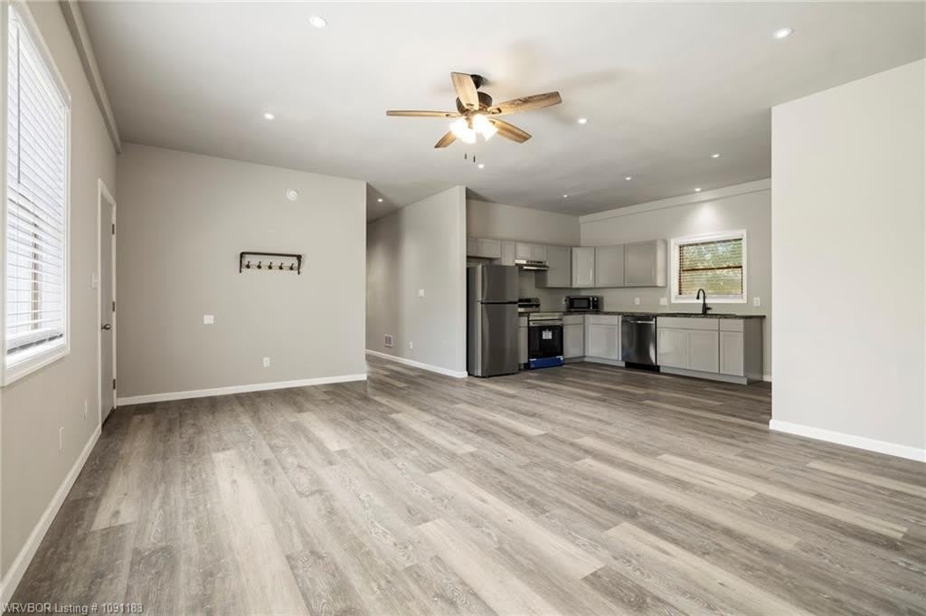 7421 Terry ST – photo 5