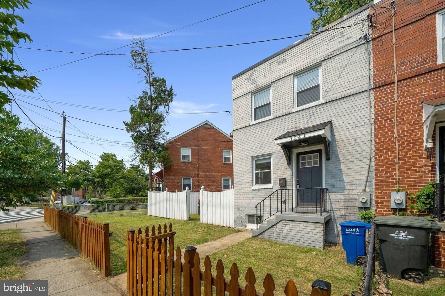 3243 15TH Place SE – photo 2
