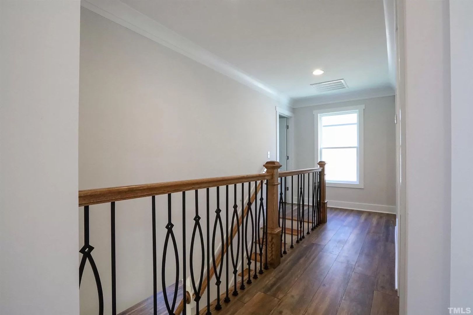 Room In 4 Bedroom Home At Edgerton Dr – photo 2