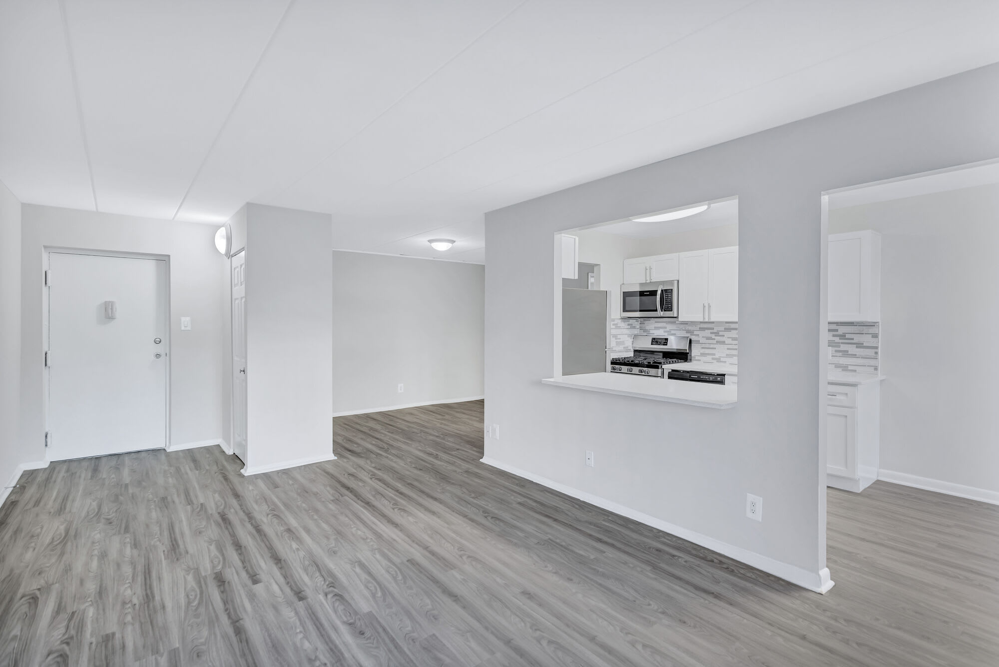 Cityside Huntington Metro Apartments – photo 2