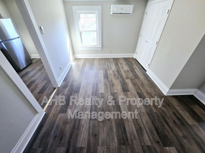 511 Cummings St – photo 4