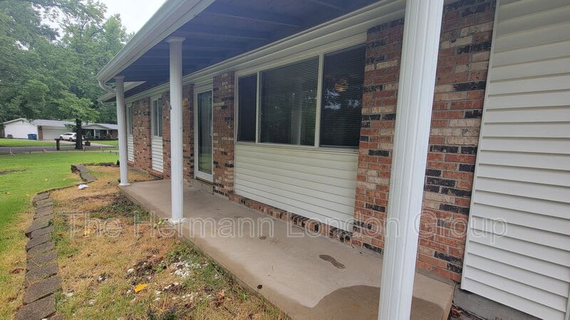 800 Laredo Avenue – photo 2