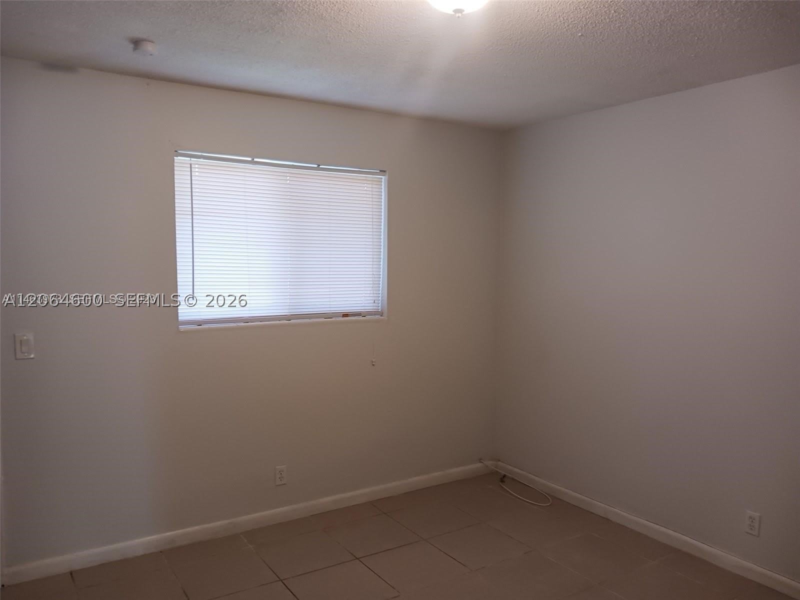 214 SE 8th St – photo 4