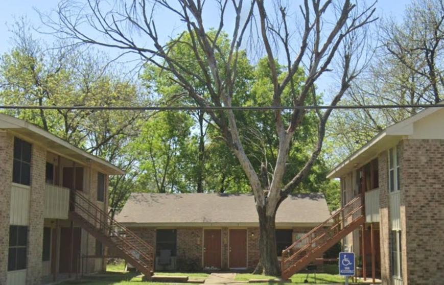 812 East Palestine St – photo 2