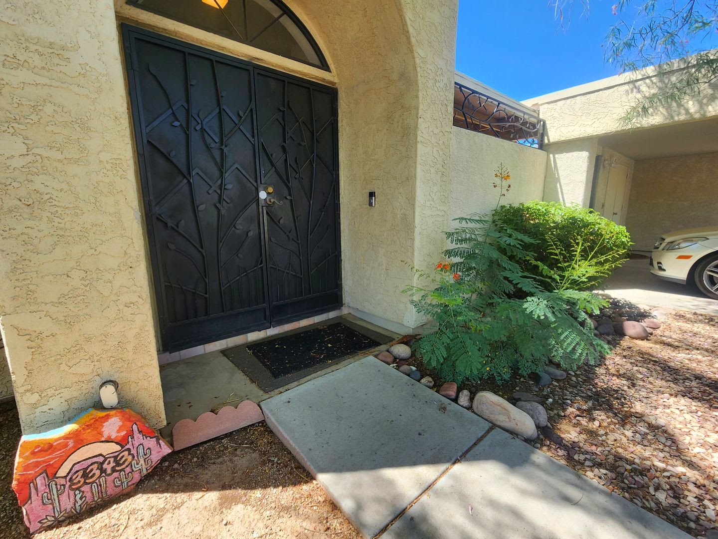 Turn-Key Midtown Oasis: Fully Furnished 3Bed/2Bath Townhome w/Private Yard – photo 4