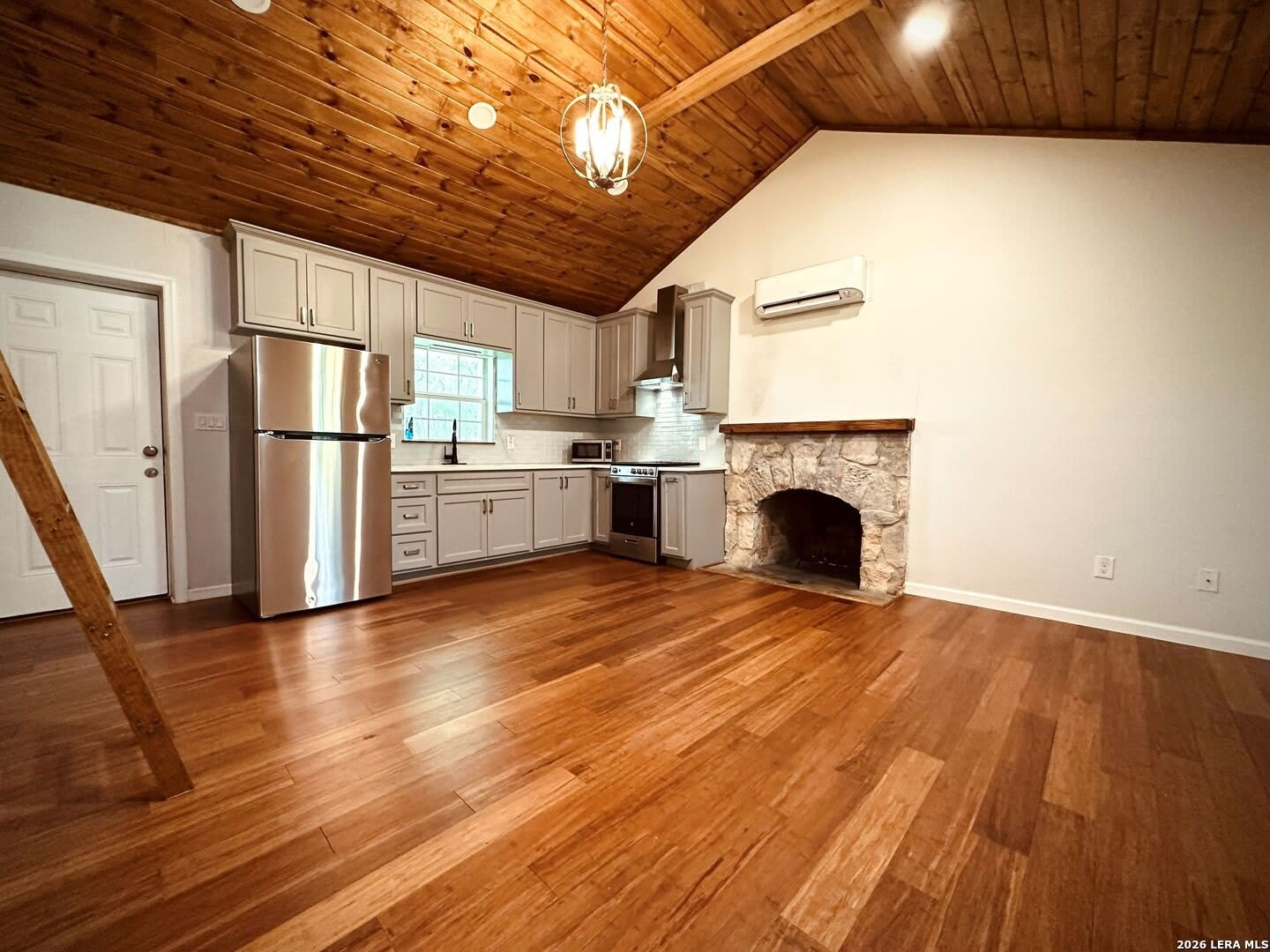 17803 HILLTOP DR – photo 2