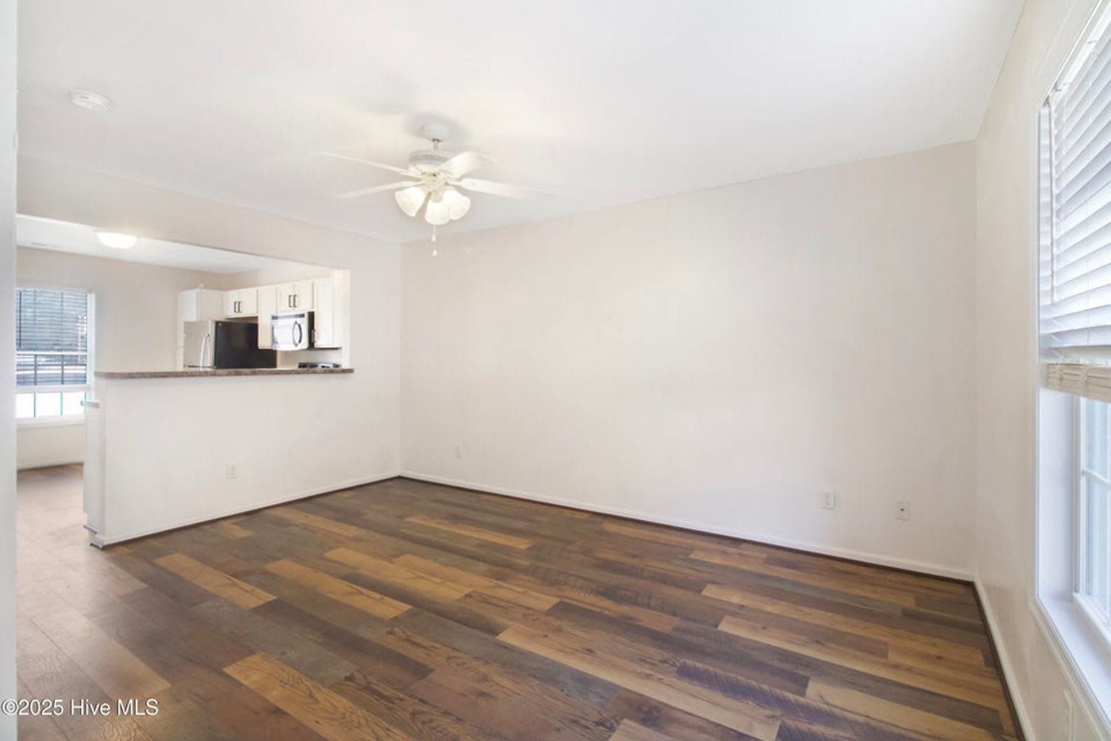 SHORT TERM Townhome Available! – photo 3