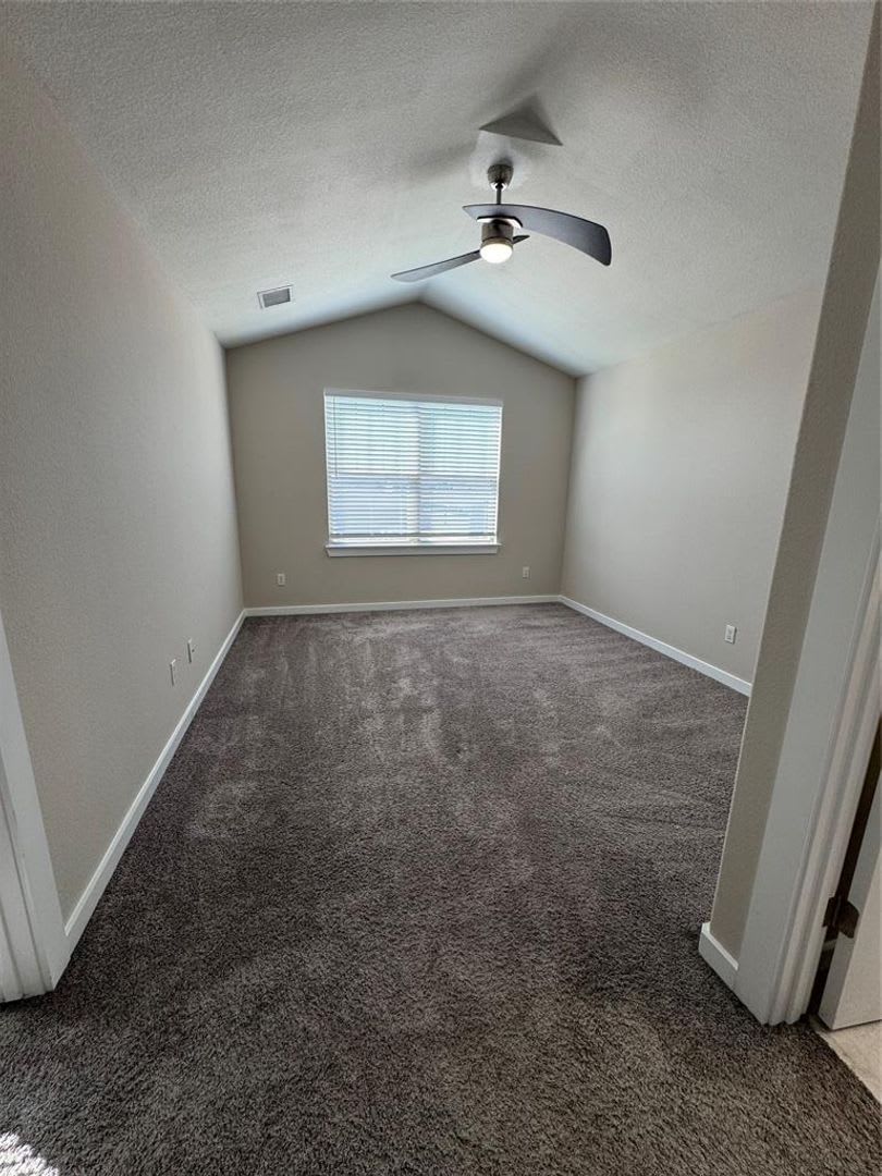 Comfort and Convenience AND Move-in Ready! – photo 5