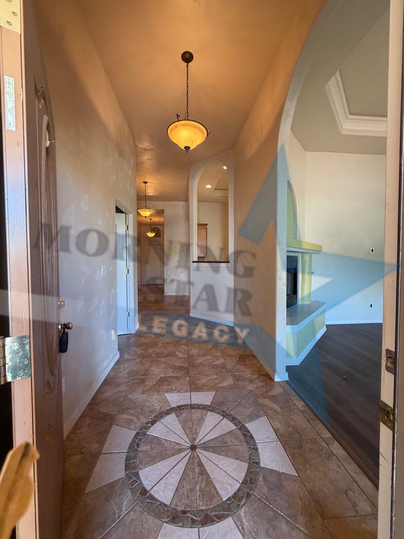 MOVE IN SPECIAL!!! Move in now and get the remainder of August rent FREE!! – photo 2