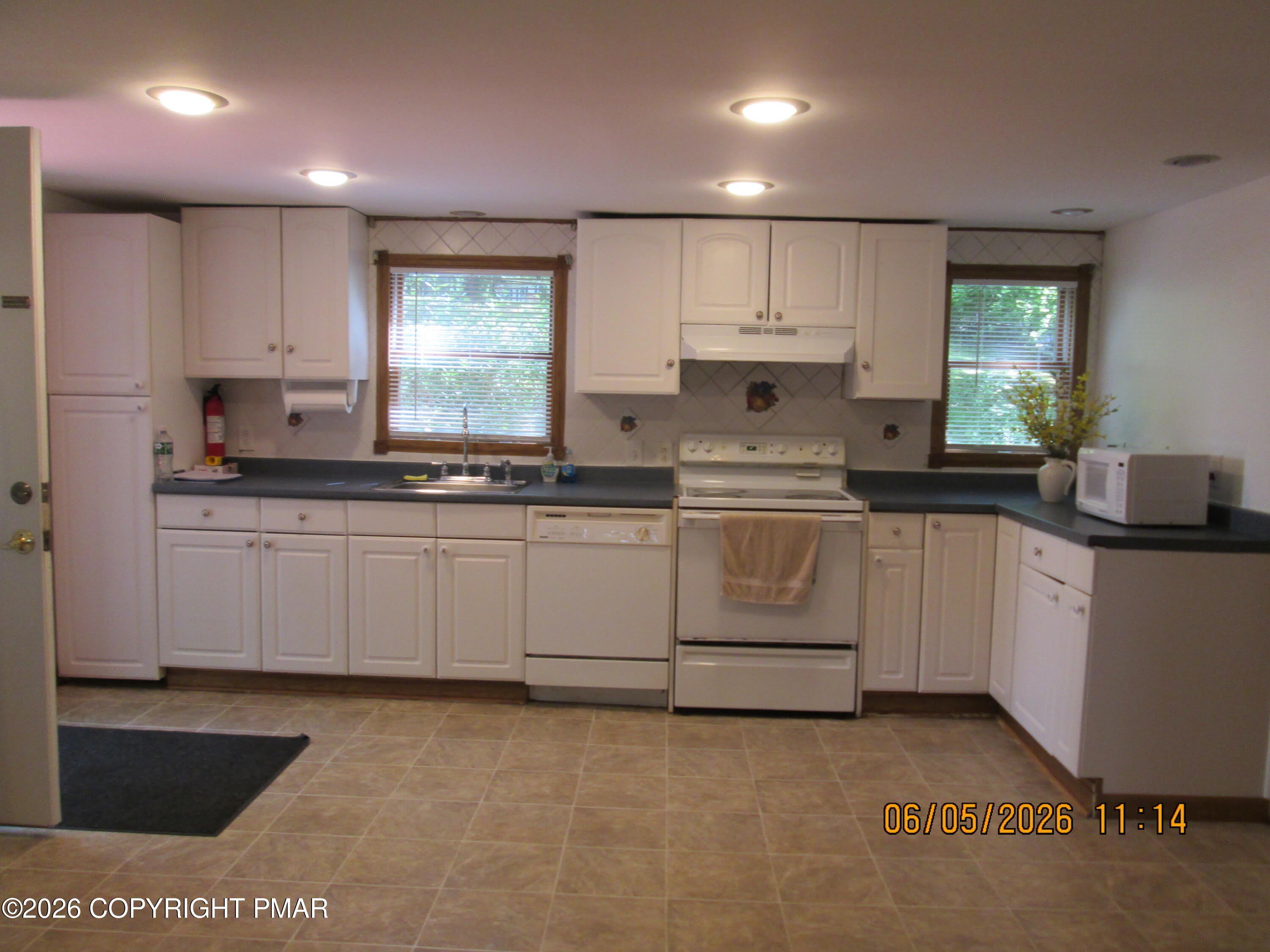 2257 Pine Lane – photo 3