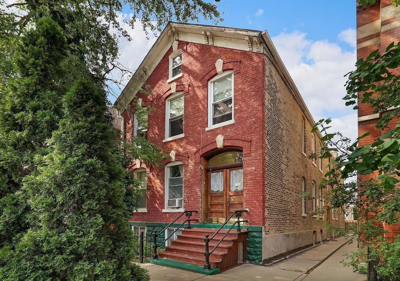 1430 W Superior Street – photo 1