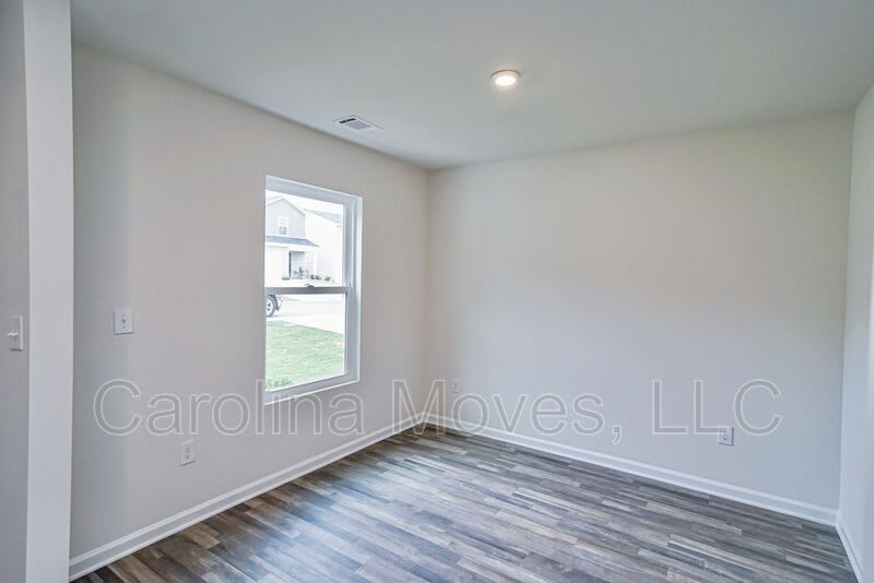 321 Long Grove Lane – photo 5