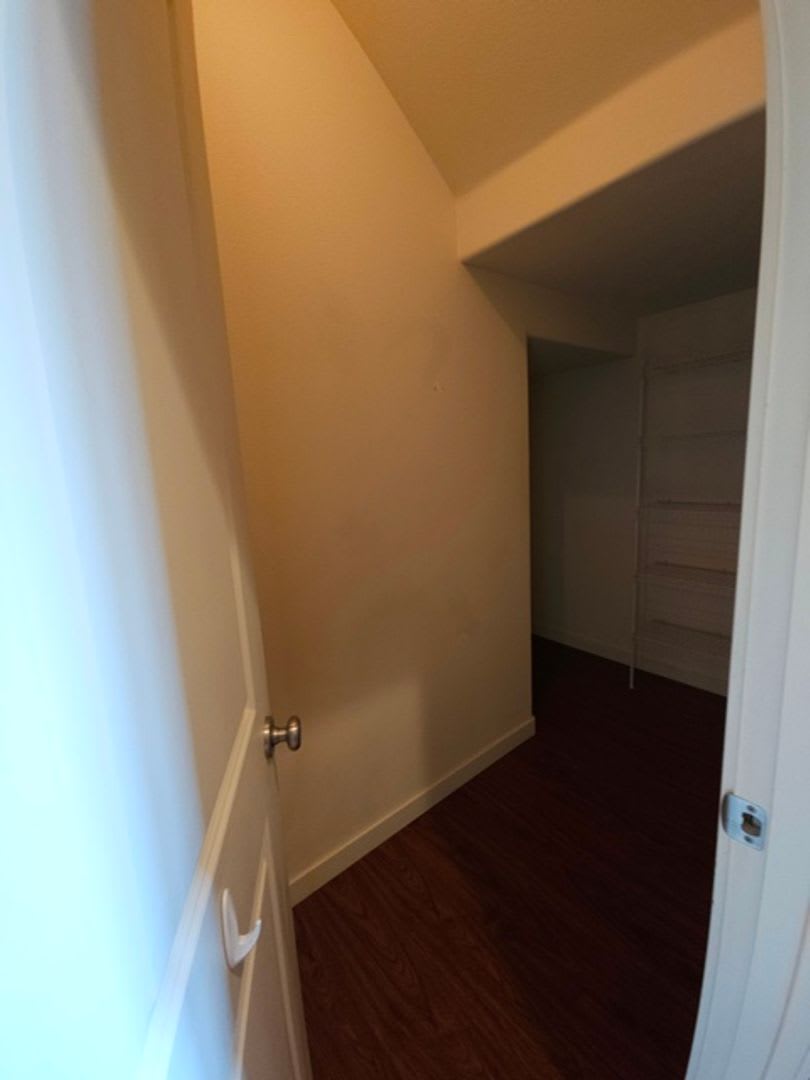 3Bd/2.5 Two Story Home – photo 4