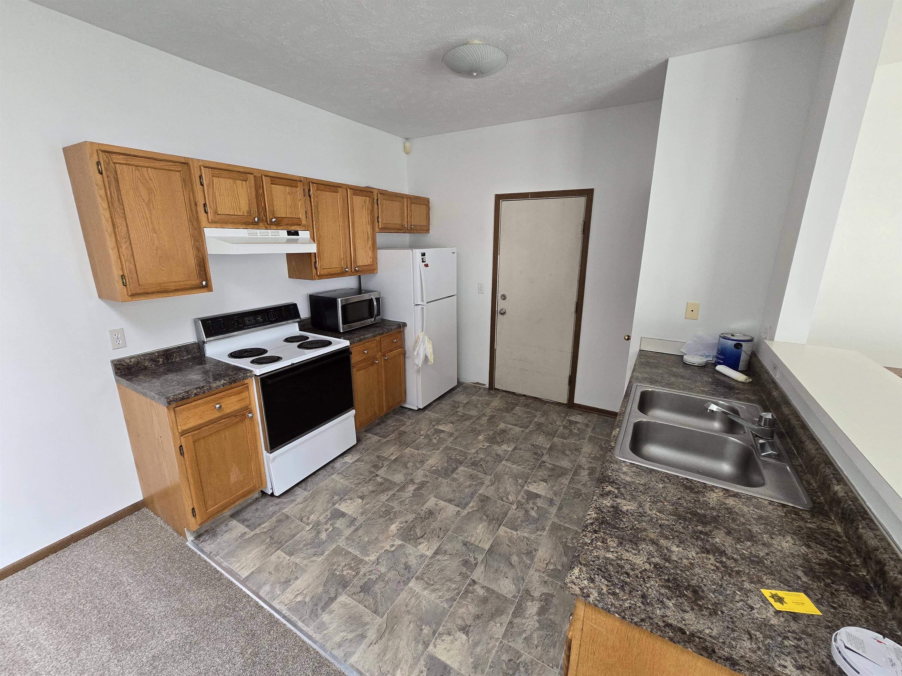 748 West Belmont Avenue – photo 4